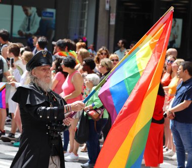 MONTREAL QUEBEC CANADA 08: 13: 23: Montreal Onur Kutlamaları Toplum Günü 'ne katılanlar. Bu etkinliğin içermesi, eğitmesi ve eğlendirmesi...