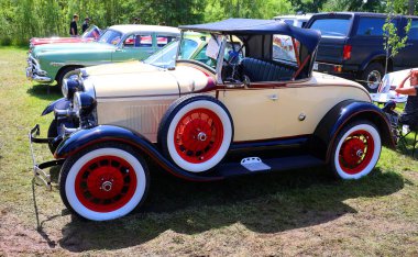 Büyük anne Kanada 07: 30 2023: Plymouth PE 1934, 1934 yılında tanıtıldı. Sadece bir yıl için inşa edilen beden eğitimi bir önceki Plymouth PD 'nin evrimiydi.