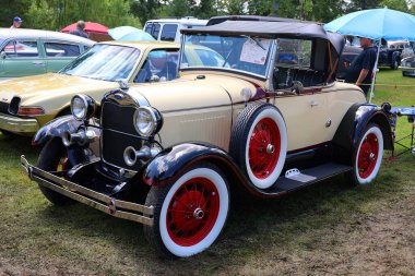 Granby QueBEC CANADA 07: 30: 23 Eski araba eski otomobil sergisi