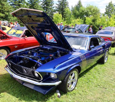 Granby QueBEC CANADA 07: 30: 23 Eski araba eski otomobil sergisi