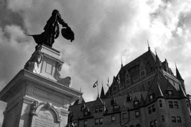 QUEBEC CITY CANADA 07: 09 18: Samuel de Champlain heykeli 