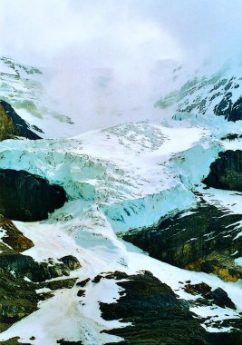 Kanada dağlarıyla güzel bir manzara. Doğa arkaplanı