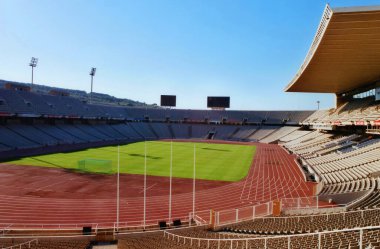 Barcelona Stadyumu, Barcelona 1007 2000. 1927 yılında inşa edilen stadyum 1989 yılında 1992 Yaz Olimpiyatları 'nın ana stadyumu olarak restore edildi..