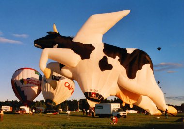 GATINEAU QUEBEC CANADA 09 09 09: 2000: Gatineau Sıcak Hava Balon Festivali geleneksel olarak İşçi Bayramı 'nda, Gatineau Sıcak Hava Balonu Festivali Outaouais' in en büyük yaz etkinliğidir..