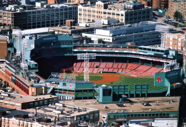 BOSTON MASSACHUTTS AMERİKA 'NIN BİRLİK Eyaletleri 10: 12 2005: Fenway Park beyzbol stadyumu Boston Massachusetts. 1912 'den beri Boston Red Sox' ın beyzbol ligi olmuştur..