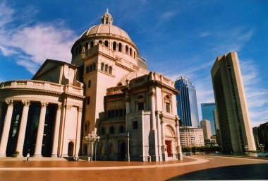 BOSTON MASSACHUTTS AMERİKA BİRLİK Eyaletleri 10 12 2005: Hristiyan Bilim Plazası altı bina ve bir yansıtma havuzuna ev sahipliği yapmaktadır ve Fenway Mahallesi 'nde 14.5 dönümü kapsamaktadır.