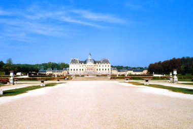 MAINCY FRANCE - 10 10 10 2005: Chateau de Vaux-le-Vicomte, Paris 'in 55 km (34 mi) güneydoğusundaki Seine-et-Marne dep' te yer alan Maincy yakınlarındaki Barok Fransız şatosudur.