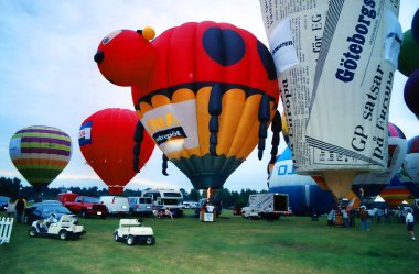 GATINEAU QUEBEC CANADA 09 09 09 1998: Gatineau Sıcak Hava Balon Festivali geleneksel olarak İşçi Bayramı 'nda, Gatineau Sıcak Hava Balonu Festivali Outaouais' in en büyük yaz etkinliğidir..