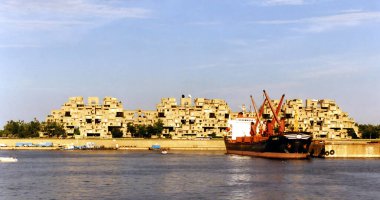 Montreal Aralık 08: Habitat 67 'nin Montreal, Quebec, Ca' da 08 Aralık 2013 tarihli görüntüsü. 67 numaralı yaşam alanı, Montreal ve Kanada 'nın en tanınmış ve önemli binalarından biri olarak kabul edilir.