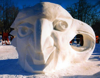MONTREAL QUEBEC CANADA 01: 08 1998: Montreal 's Fete des Neiges de Montreal Kış Festivali' nde Kar Heykelleri her yıl Jean-Drapeau Park 'ta düzenlenen yıllık festivaldir..