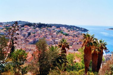 HVAR CROATIA 05 19 2000: Hvar, Dalmaçya kıyısında, Brac, Vis ve Korcula adaları arasında yer alan bir Hırvat adasıdır..