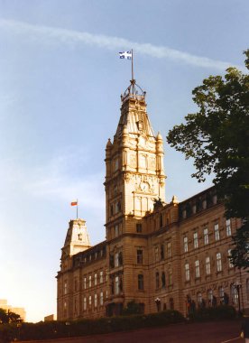 QUEBEC CITY QUEBEC CANADA 08 28 28 1996: Quebec Ulusal Meclisi, Kanada 'nın Quebec eyaletinin diğer Westminster eyaletlerininkine benzer şekilde faaliyet gösteren yasama organıdır.