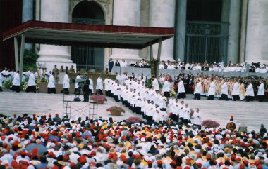 VATICAN İTALYA 05 12 2003: John Paul tarafından 4 yeni aziz, 2 Polonya 'dan: Joseph Sebastian Pelczar, Ursula Ledochowska ve 2 İtalyan: Maria De Mattias, Virginia Centurione Bracelli