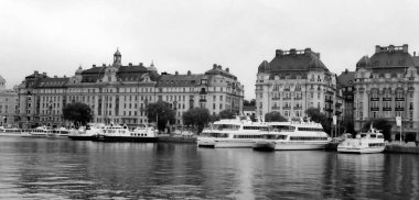 STOCKHLOM SWEDEN 08 20 2001: Stockholm, İsveç 'te Eski Şehrin (Gamla Stan) Sahnesi