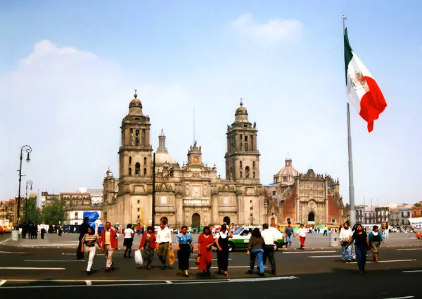 MEXICO CITY MEXICO 11.1998: Mary 'nin varsayımının Metropolitan Katedrali, Mexico City Mexico. Amerika 'daki en eski ve en büyük katedraldir..