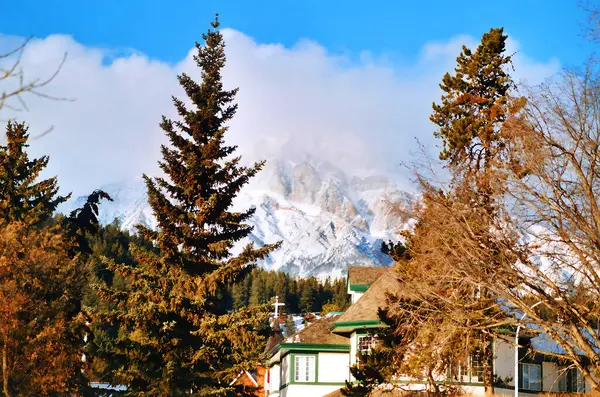 stock image Canadian Rockies Canadian Rocky Mountains, comprising both the Alberta Rockies and the British Columbian Rockies, is the Canadian segment of the North American Rocky Mountains Canada