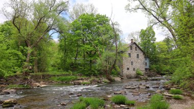 Doğu Kasabası 'nın en güzel bölgelerinden birinde, İskandinav kökenli tasarımı olan klasik bir ev.