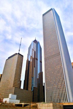 Şikago ILLINOIS BİRLİK Eyaletleri 06: 23 2003; Chicago 'nun belirlenen 77 kamu alanından biri olan The Loop, Chicago' nun merkez ticaret bölgesidir..