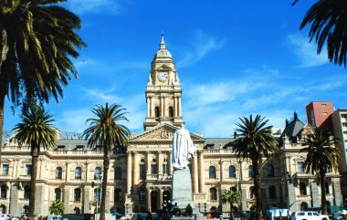 Cape Town Belediyesi, 1905 yılında Cape Town şehir merkezinde inşa edilen büyük bir Edwardian binasıdır..