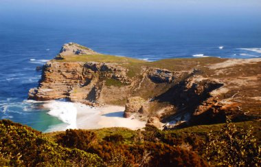 Afrika 'nın en uç güney-batı noktası. Atlantik 'teki Ümit Burnu. Cape Yarımadası 'nda Cape Town' un güneyinde, Güney Afrika