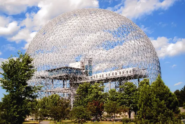 stock image MONTREAL QUEBEC CANADA 07 03 2007: The Biosphere is a museum in Montreal dedicated to the environment. Located at Parc Jean-Drapeau in the former pavilion of the United States