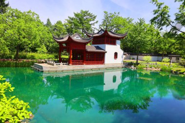 Montreal botanik bahçesinin Çin bahçesi koleksiyonlarının büyüklüğü nedeniyle dünyadaki en önemli botanik bahçelerinden biri olarak kabul edilir.