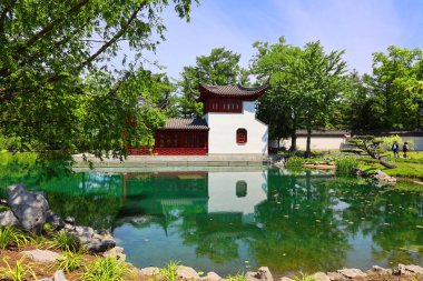 Montreal botanik bahçesinin Çin bahçesi koleksiyonlarının büyüklüğü nedeniyle dünyadaki en önemli botanik bahçelerinden biri olarak kabul edilir.