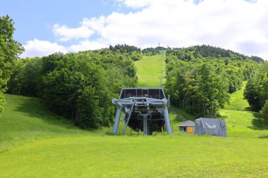 OWL HEAD QUEBEC CANADA 06: 15 2024: Baykuş Başı Quebec 'in doğusunda yer alan bir kayak merkezidir.