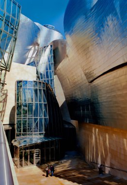 LOS ANGELES CALIFORNIA 05 12 2003: Walt Disney Concert Hall, Los Angeles. Frank Gehry tarafından tasarlandı. Los Angeles Müzik Merkezi 'nin dört salonundan biri ve Filarmoni Orkestrası' nın evi.