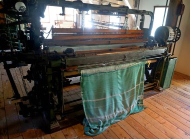 ULVERTON QUEBEC CANADA 08 29 2024: Ulverton Wool Mill, Doğu Bölgesi 'nin merkezinde yer alan bir sanayi müzesidir.
