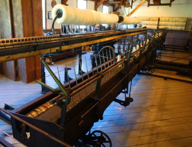 ULVERTON QUEBEC CANADA 08 29 2024: Ulverton Wool Mill, Doğu Bölgesi 'nin merkezinde yer alan bir sanayi müzesidir.