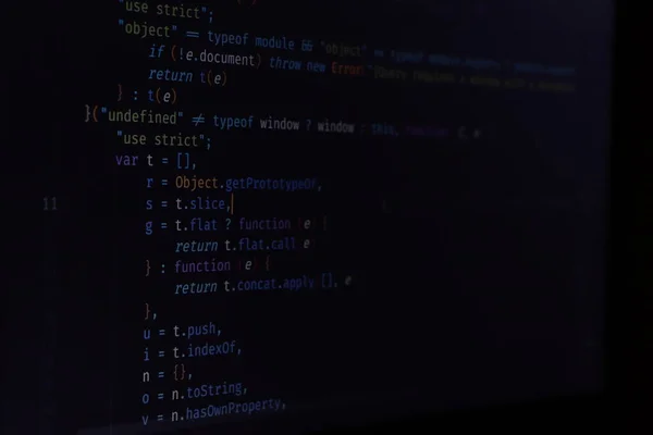Angularjs用于网站开发的编辑器 在屏幕上编写脚本文本 计算机科学课 软件开发人员编程代码摘要屏幕 — 图库照片