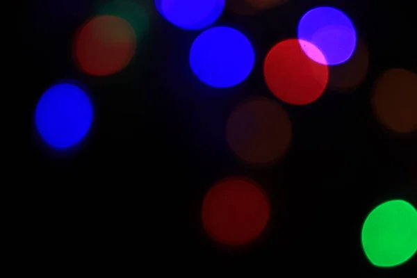 Abstrakte Verschwommen Von Blau Und Silber Glitzernden Glühbirnen Lichter Hintergrund — Stockfoto