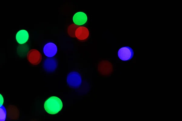 紫お祝いクリスマスの背景 ボケ味とエレガントな抽象的な背景デフォーカス ライトと星 — ストック写真