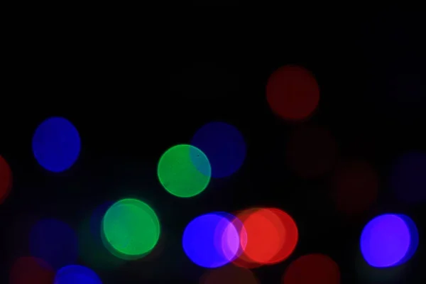 Abstrakte Verschwommen Von Blau Und Silber Glitzernden Glühbirnen Lichter Hintergrund — Stockfoto