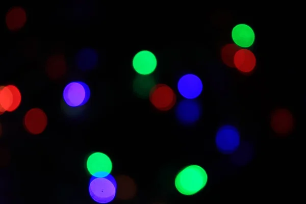 紫お祝いクリスマスの背景 ボケ味とエレガントな抽象的な背景デフォーカス ライトと星 — ストック写真