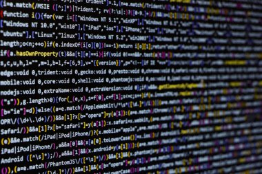 Kodlama ekranı programlanıyor, web geliştiricisi kodlama ekranı