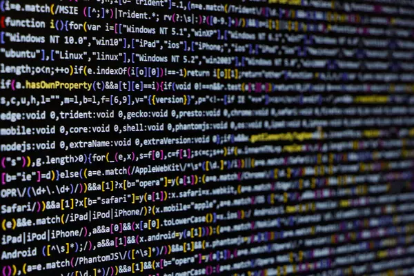 Kodlama ekranı programlanıyor, web geliştiricisi kodlama ekranı