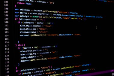 Kodlama ekranı programlanıyor, web geliştiricisi kodlama ekranı