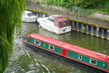 Bath şehrindeki nehir kanalı, eski şehir.