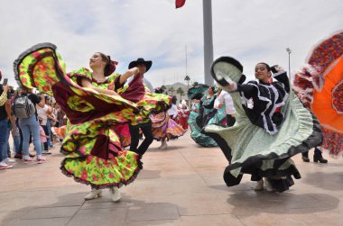 TORREON, COAHUILA, MEXICO; 8 Nisan 2024 Torreon şehir festivali tam tutulma gününde