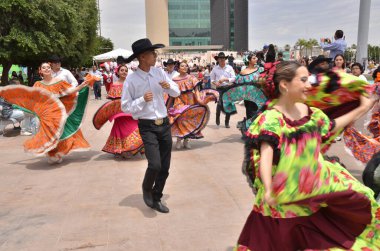 TORREON, COAHUILA, MEXICO; 8 Nisan 2024 Torreon şehir festivali tam tutulma gününde