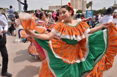 TORREON, COAHUILA, MEXICO; 8 Nisan 2024 Torreon şehir festivali tam tutulma gününde