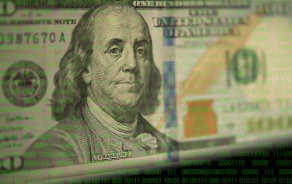 デジタルマネーと通貨コンセプトを保護する バイナリディジットの背景を持つドルマネー ストック画像