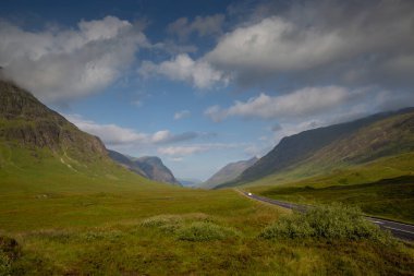 İskoçya 'daki Glencoe' ya giden A82 yolu.