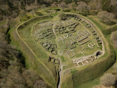 Lugo 'daki Castro de Rey belediyesinde bulunan Galiçya-Roma kalesi Castro de Viladonga' nın hava manzarası.