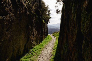 Rua da Rainha, Camino de la Reina, Kraliçe 'nin yolu, Boqueixon, Galiçya' daki Pico Sacro dağında