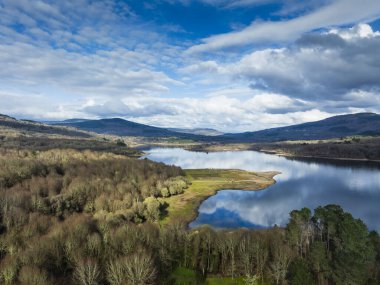 Conchas rezervuarındaki bandın Roma hamamlarının havadan görünüşü