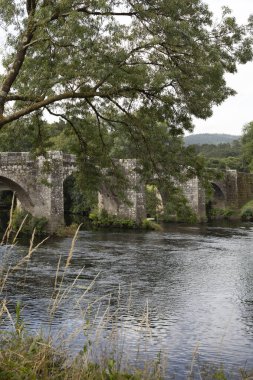 Teo, Ulla Nehri 'nde Pontevea ortaçağ köprüsü. Galiçya