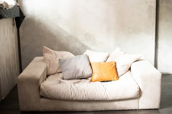 Home Interior Gray Rectangular Sofa Pillows Light Beige Shades Empty — Stock Photo, Image